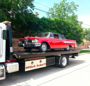 Dennys-Towing-Service-Fort-Worth-flat-bed-Tow-Truck
