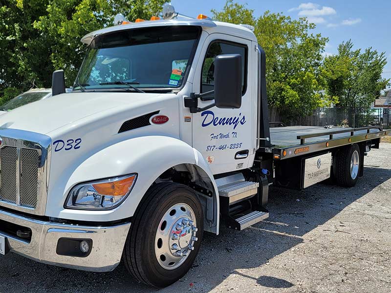 Truck-Towing-Near-Me-Flatbed-Towing