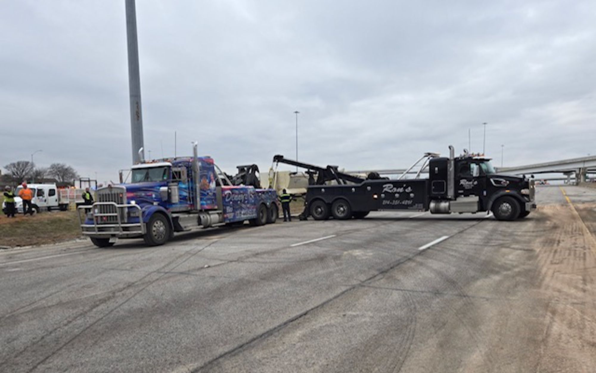 Denny's Towing 25 (1)